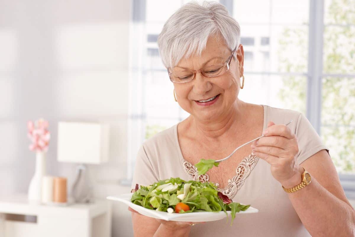 How to Eat with Dentures?