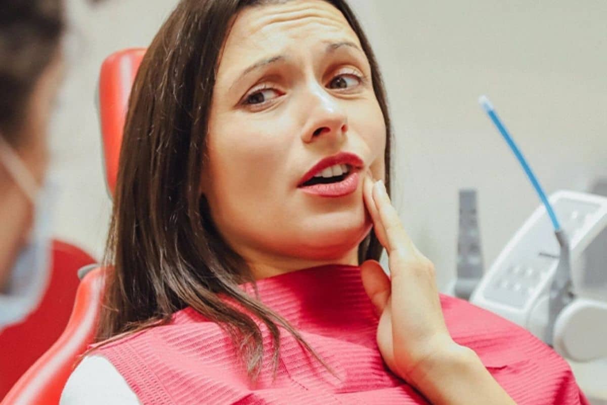 How to Manage Sudden Jaw Pain Before Seeing a Dentist