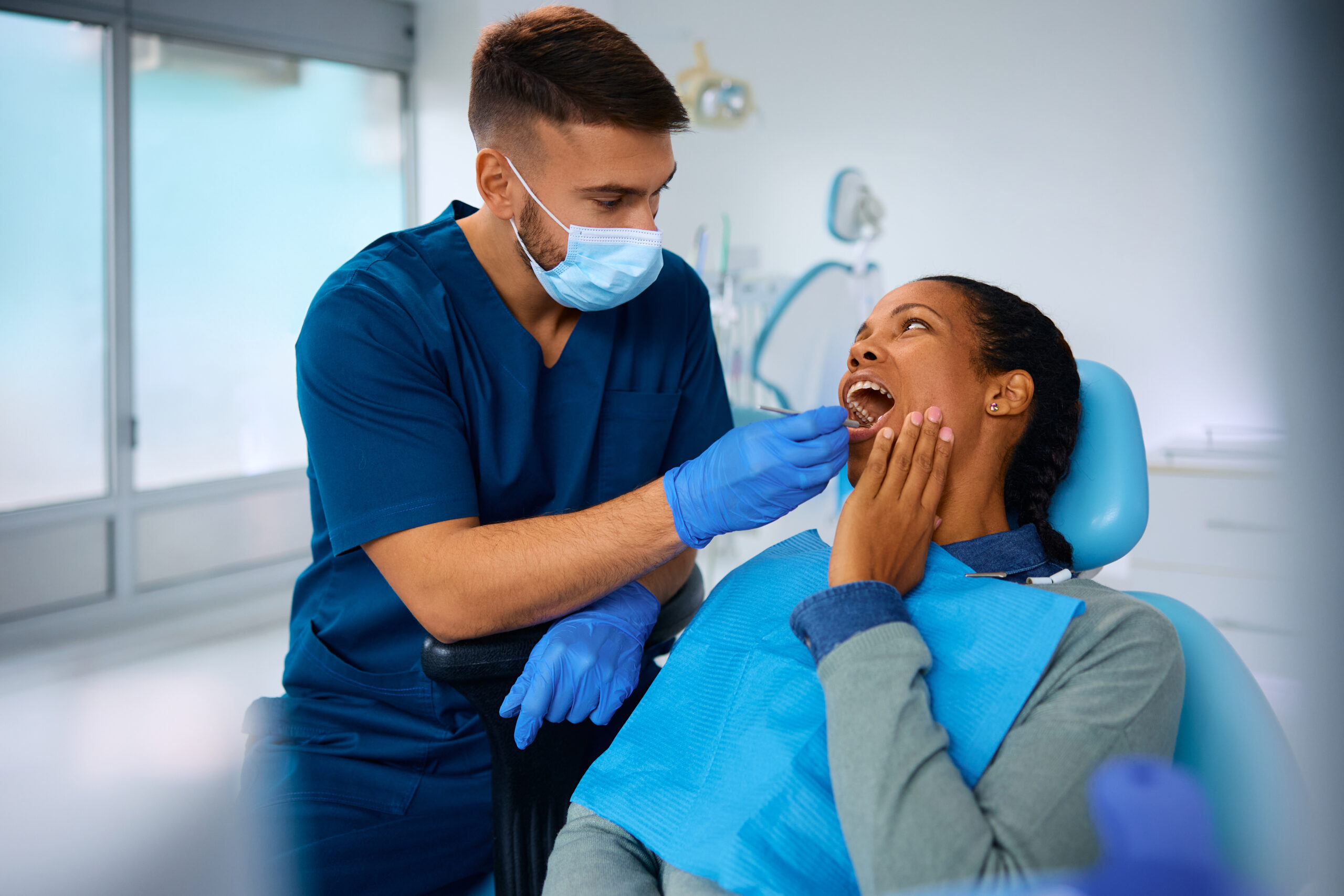 From Cracked Teeth to Lost Fillings: Real Scenarios an Emergency Dentist in New Haven Handles Daily