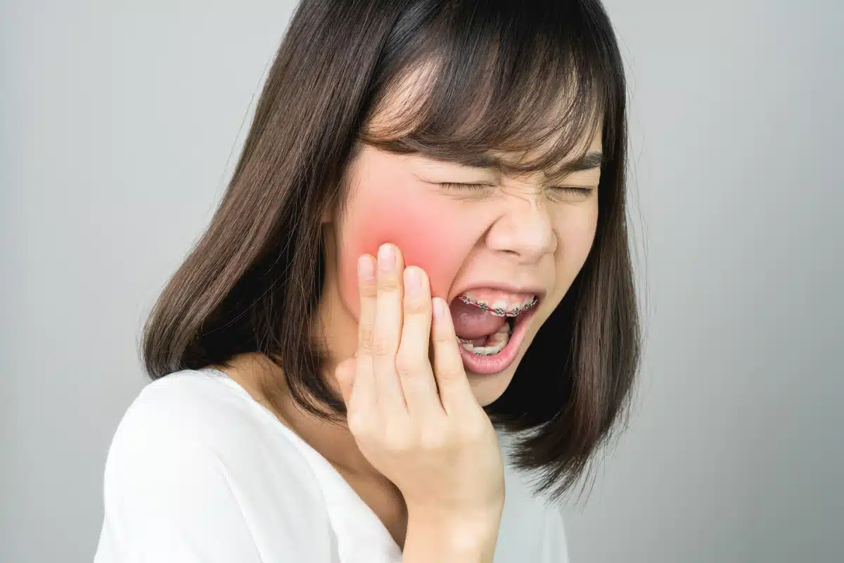 What Causes Sudden Severe Tooth Pain and When Should It Be Checked?
